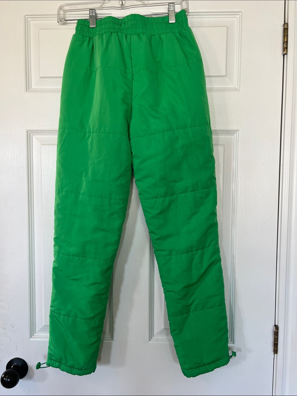 Pantone Women's Emerald Green Quilted Jogger Pants - Picture 4 of 5
